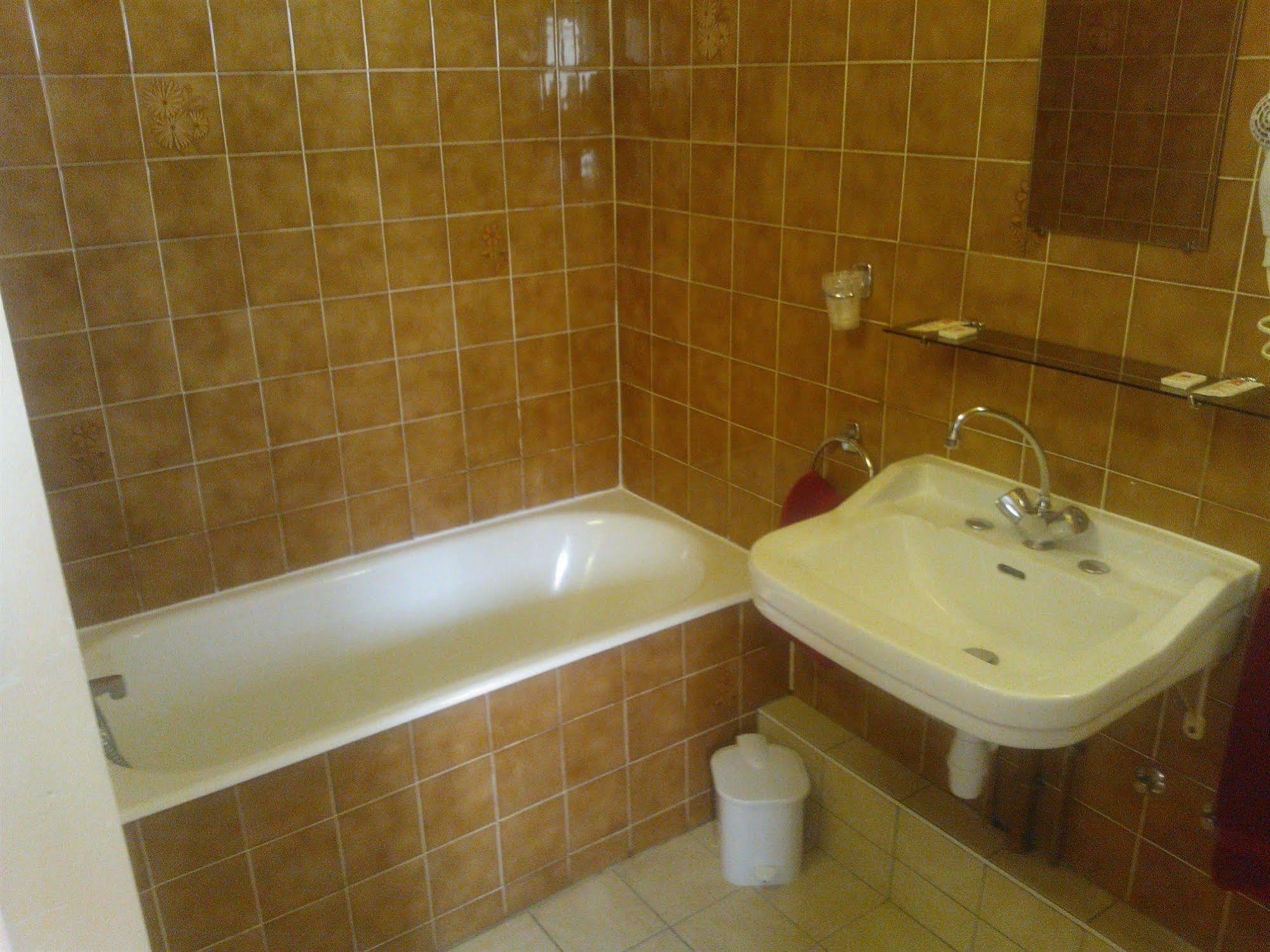 Hotel Aunis-Saintonge Royan Bagian luar foto